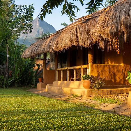 Hotel The Mudhouse Marayoor Munnar Exterior foto