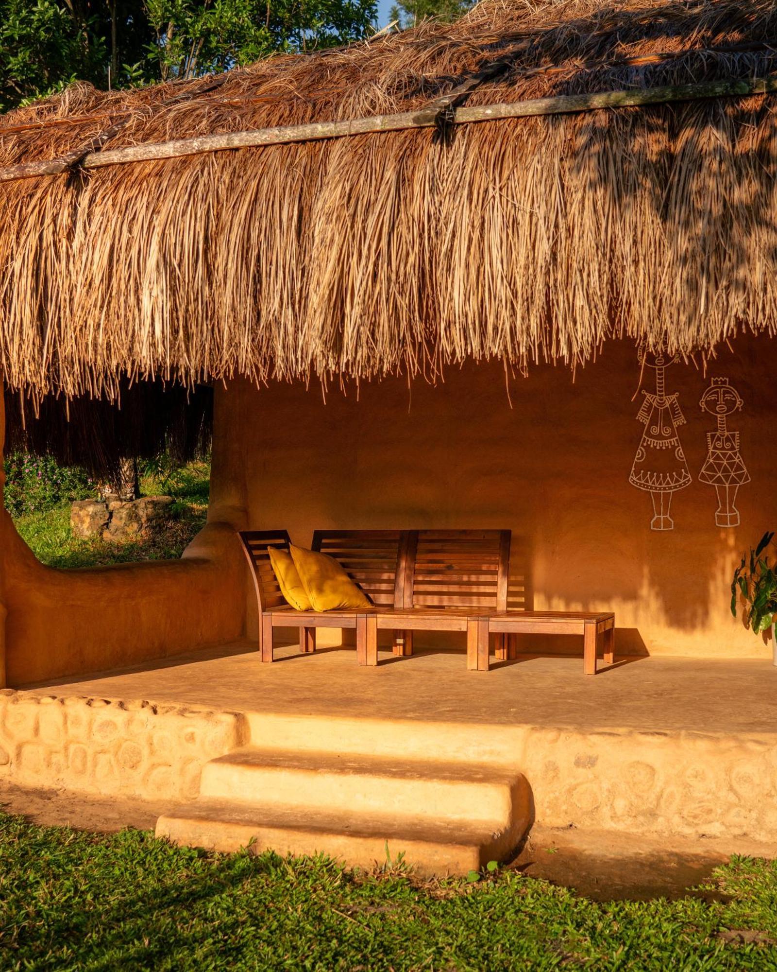 Hotel The Mudhouse Marayoor Munnar Exterior foto
