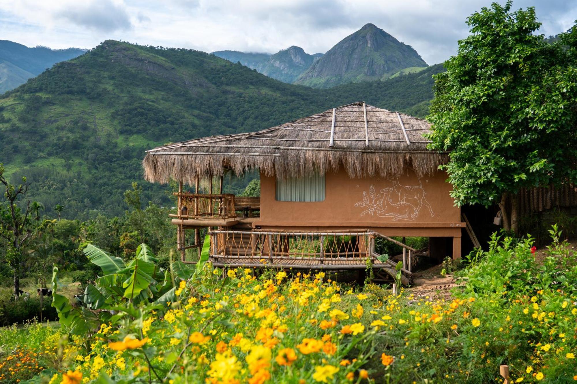Hotel The Mudhouse Marayoor Munnar Exterior foto