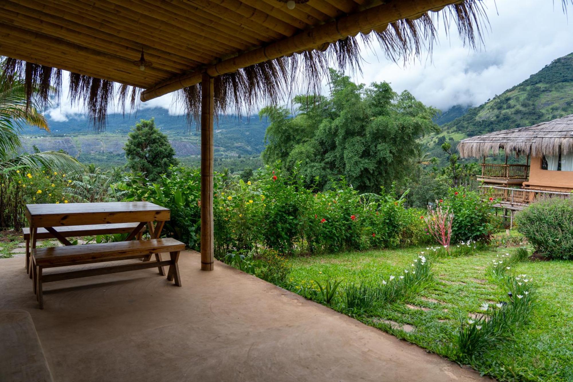 Hotel The Mudhouse Marayoor Munnar Exterior foto